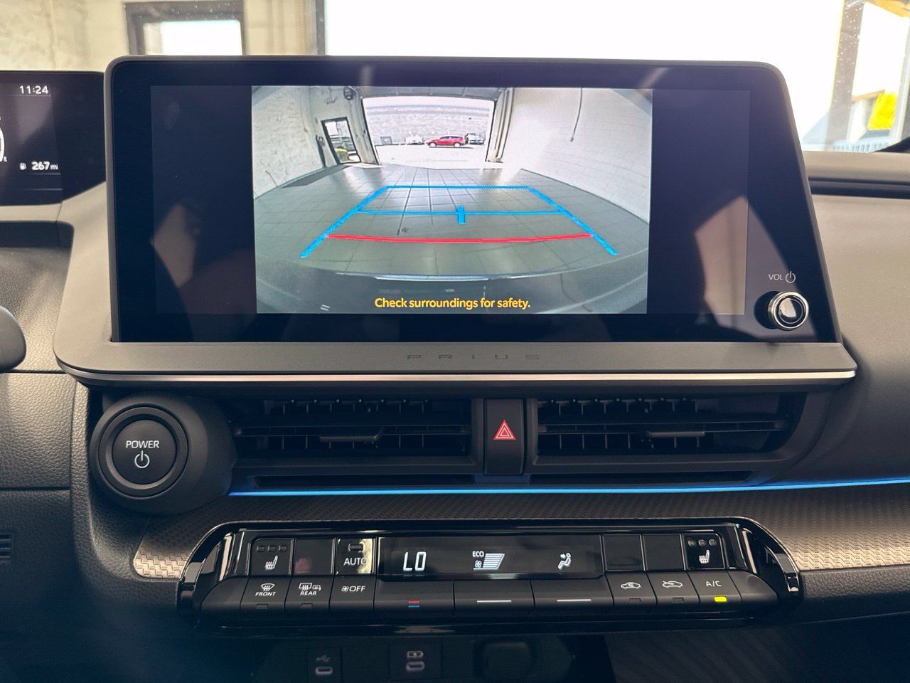 Used 2025 Toyota Prius XLE FWD image 25