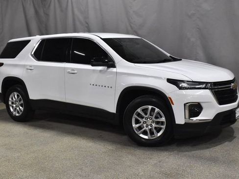 Used 2022 Chevrolet Traverse LS image 4