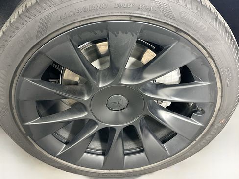 Used 2023 Tesla Model Y Long Range image 11