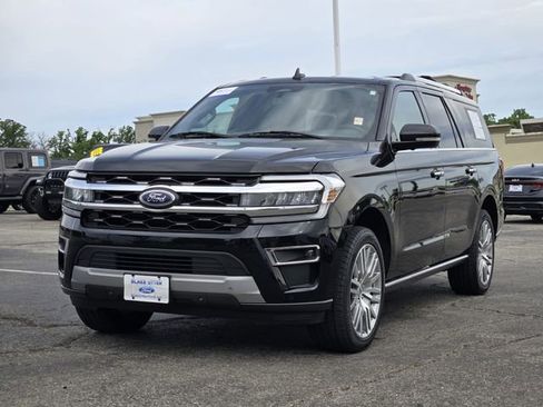 Certified 2024 Ford Expedition Max Limited AWD/4WD image 3