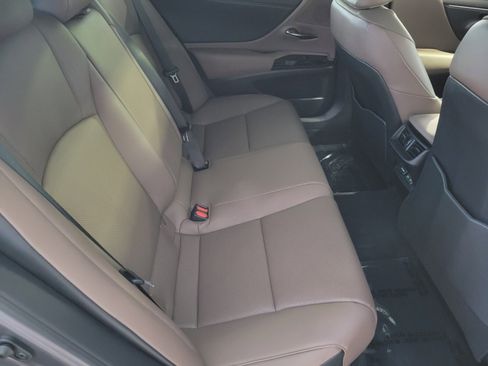 Certified 2025 Lexus ES 350 w/ Premium Package image 16