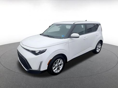 Used 2025 Kia Soul LX w/ LX Technology Package image 8