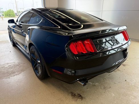 Used 2017 Ford Mustang GT w/ GT Performance Package RWD image 3