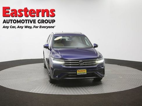 Used 2022 Volkswagen Tiguan SE w/ Panoramic Sunroof Package AWD/4WD image 52