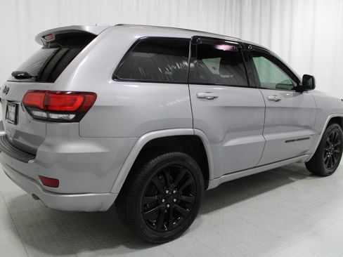 Used 2019 Jeep Grand Cherokee Altitude AWD/4WD image 6