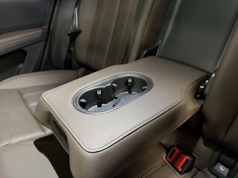 Used 2024 Audi Q4 e-tron Prestige image 19