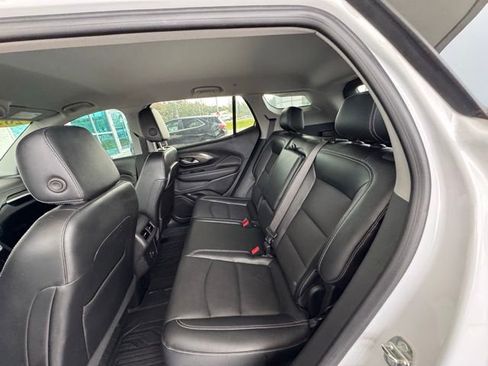 Used 2023 GMC Terrain SLT w/ Infotainment Package II image 19