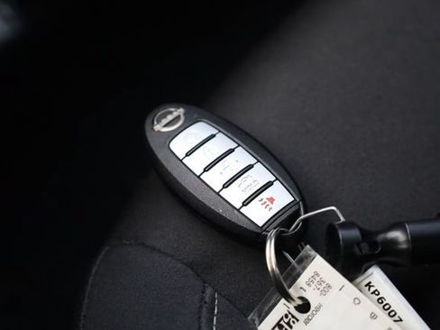 Used 2025 Nissan Altima 2.5 SV FWD image 25
