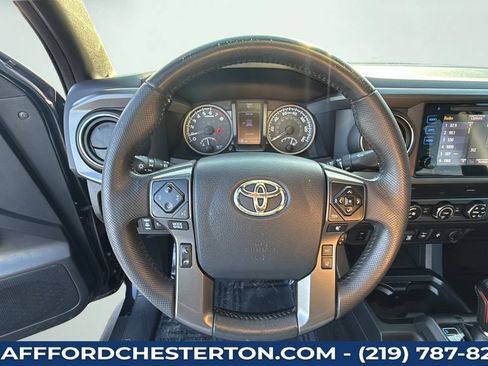 Used 2019 Toyota Tacoma TRD Sport AWD/4WD image 22
