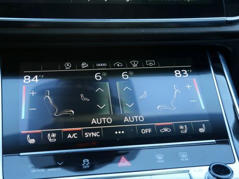 Used 2022 Audi Q7 3.0T Prestige image 29