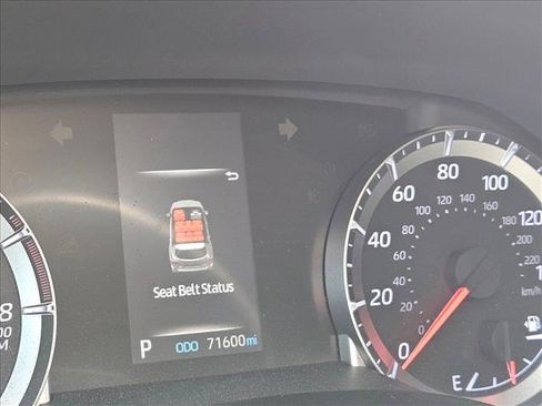 Used 2020 Toyota Highlander LE image 11