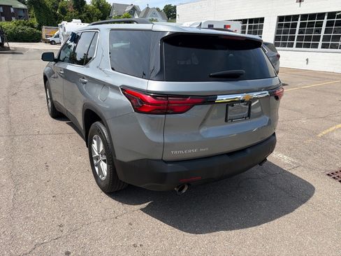 Used 2023 Chevrolet Traverse LT AWD/4WD image 10