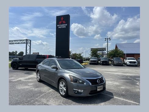 Used 2015 Nissan Altima 2.5 SL w/ Technology Package FWD image 1