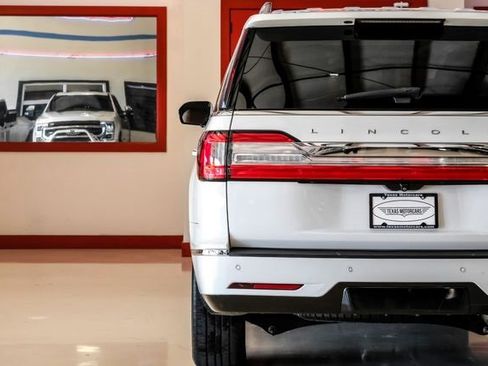 Used 2020 Lincoln Navigator L Reserve w/ Equipment Group 208A Reserve image 46