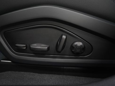 Used 2023 Audi e-tron GT Premium Plus image 24