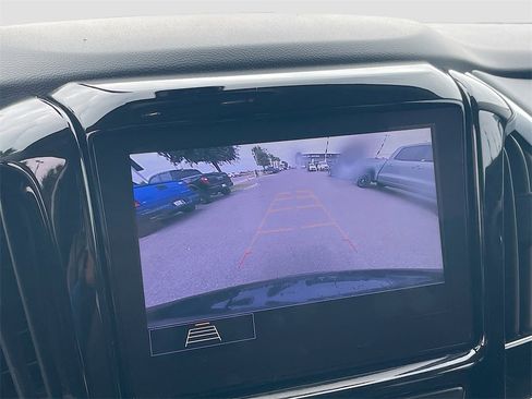 Used 2020 Chevrolet Traverse LT image 15