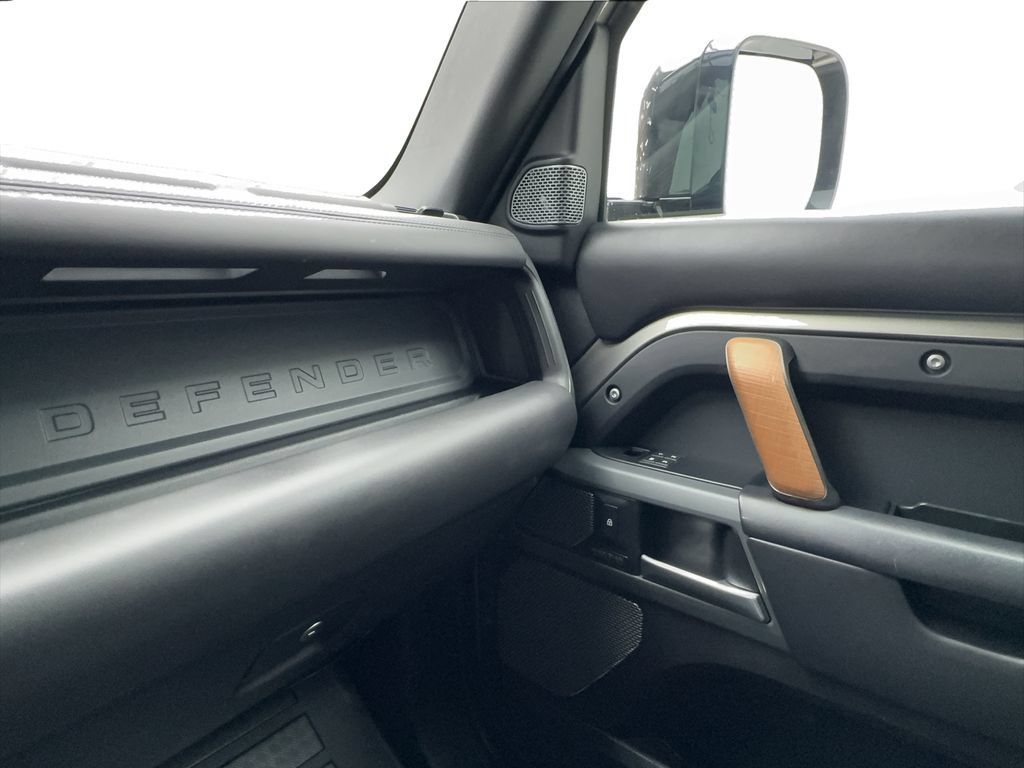 Used 2021 Land Rover Defender 110 X AWD/4WD image 48