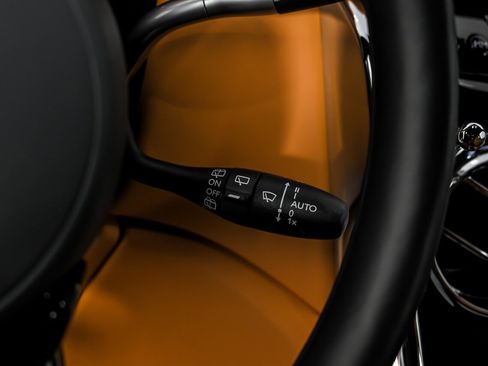 Used 2022 Rolls-Royce Cullinan w/ Dark Exterior Package image 33