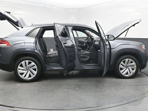 Used 2020 Volkswagen Atlas Cross Sport SE AWD/4WD image 40