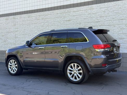 Used 2017 Jeep Grand Cherokee Limited AWD/4WD image 2
