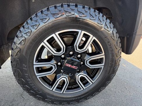 Used 2022 GMC Sierra 2500 AT4 w/ AT4 Premium Plus Package AWD/4WD image 20