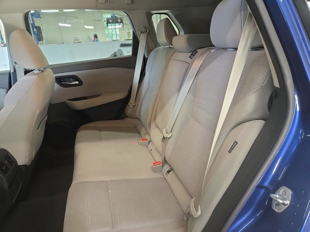Used 2022 Nissan Rogue SV AWD/4WD image 6