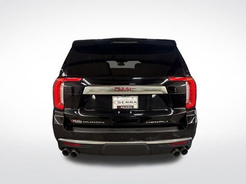 Used 2021 GMC Yukon Denali w/ Denali Premium Package image 4