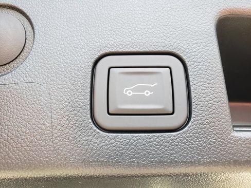 New 2027 Chevrolet Equinox LT w/ Convenience Package II FWD image 11