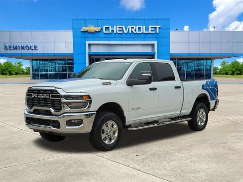 Used 2026 RAM 2500 Big Horn AWD/4WD image 2