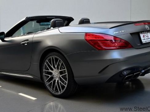 Used 2017 Mercedes-Benz SL 63 AMG image 4