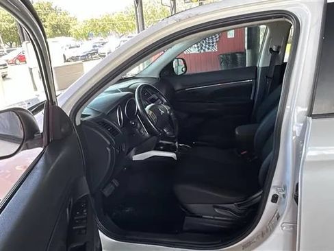 Used 2013 Mitsubishi Outlander Sport ES FWD image 3