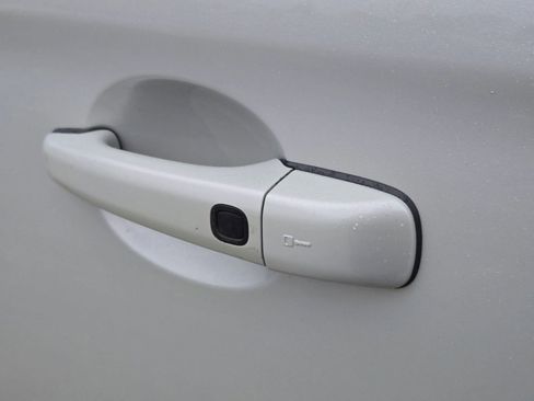 Used 2013 Volvo XC60 T6 R-Design Platinum image 36