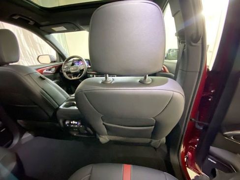 Used 2024 Chevrolet Traverse RS image 29