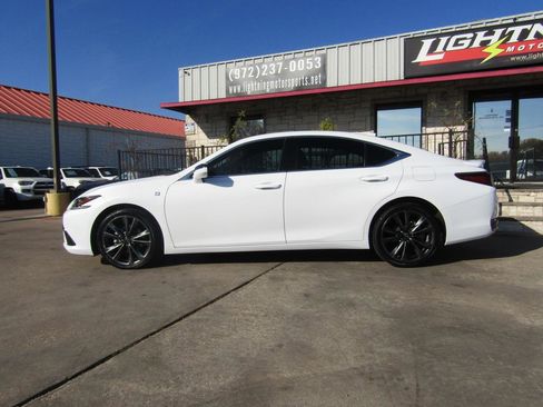 Used 2021 Lexus ES 250 F Sport image 2