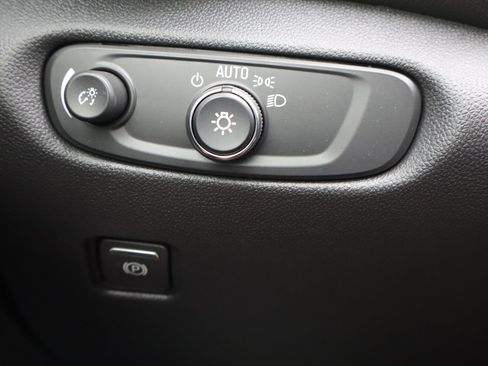 Certified 2026 Chevrolet Blazer LT w/ Convenience Package image 21