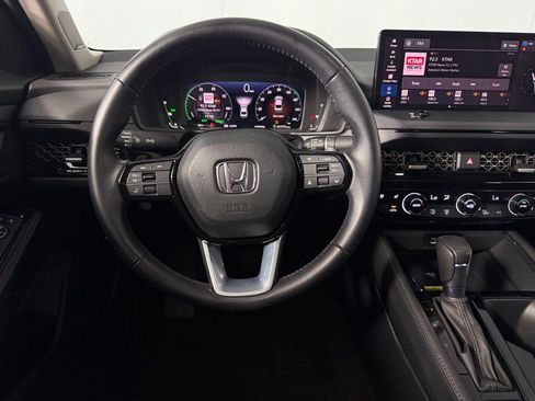 Used 2023 Honda Accord Touring image 12