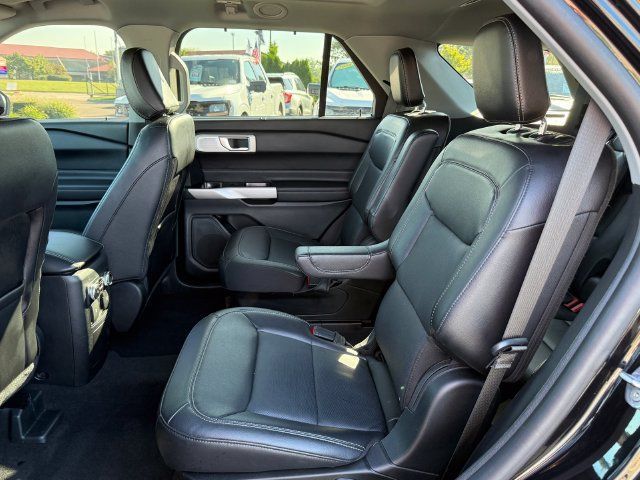 Certified 2024 Ford Explorer Limited w/ Limited Technology Package AWD/4WD image 9