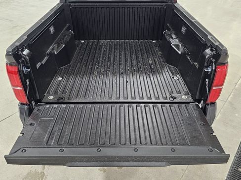 Used 2025 Toyota Tacoma SR5 AWD/4WD image 20