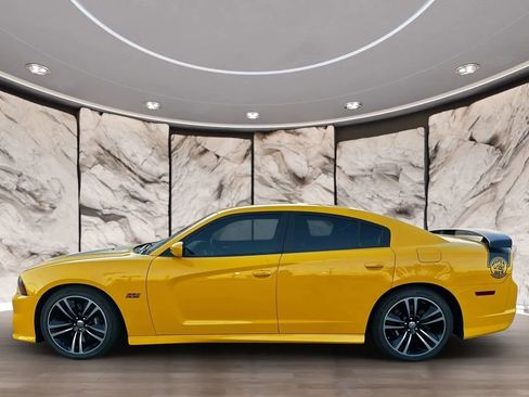 Used 2012 Dodge Charger SRT8 Super Bee w/ Driver Convenience Group II RWD image 5