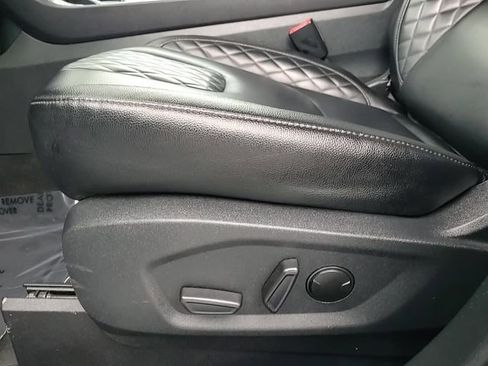 Used 2024 Ford Edge Titanium image 14