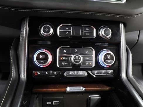 Used 2024 GMC Yukon Denali Ultimate image 10