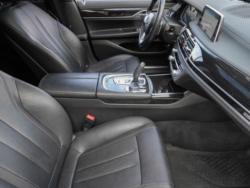 Used 2019 BMW 740i 740i w/ M Sport Package image 13