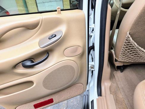 Used 1998 Ford Expedition 4WD image 25