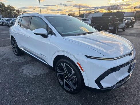 New 2026 Chevrolet Equinox EV LT w/ Convenience Package II image 8
