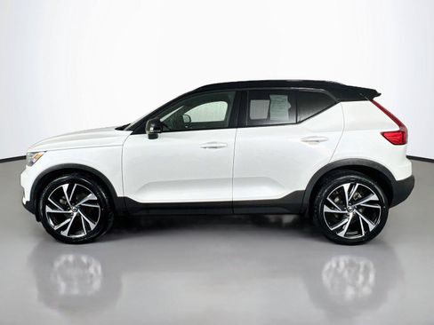 Used 2022 Volvo XC40 T5 R-Design AWD/4WD image 3