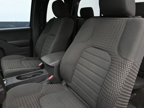 Used 2016 Nissan Frontier SV w/ SV Value Truck Package image 11