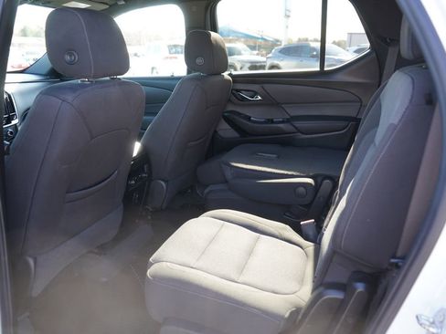 Used 2023 Chevrolet Traverse LT image 27