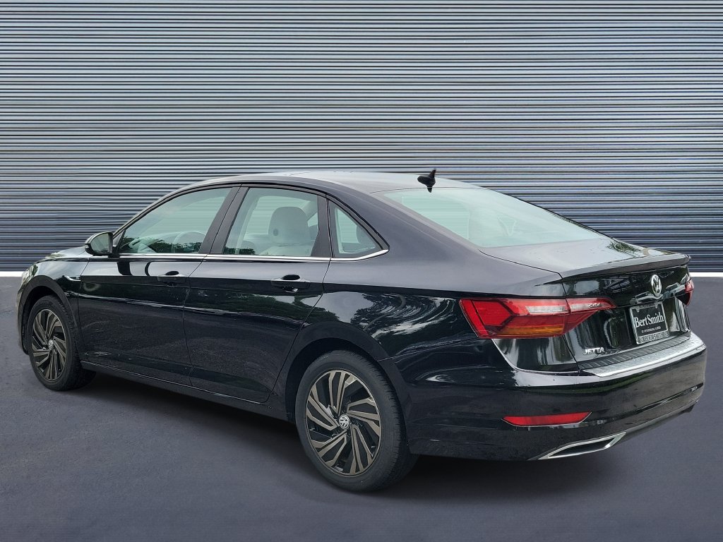 Used 2019 Volkswagen Jetta SEL Premium FWD image 4