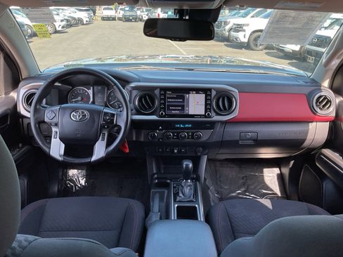 Used 2021 Toyota Tacoma SR5 AWD/4WD image 17
