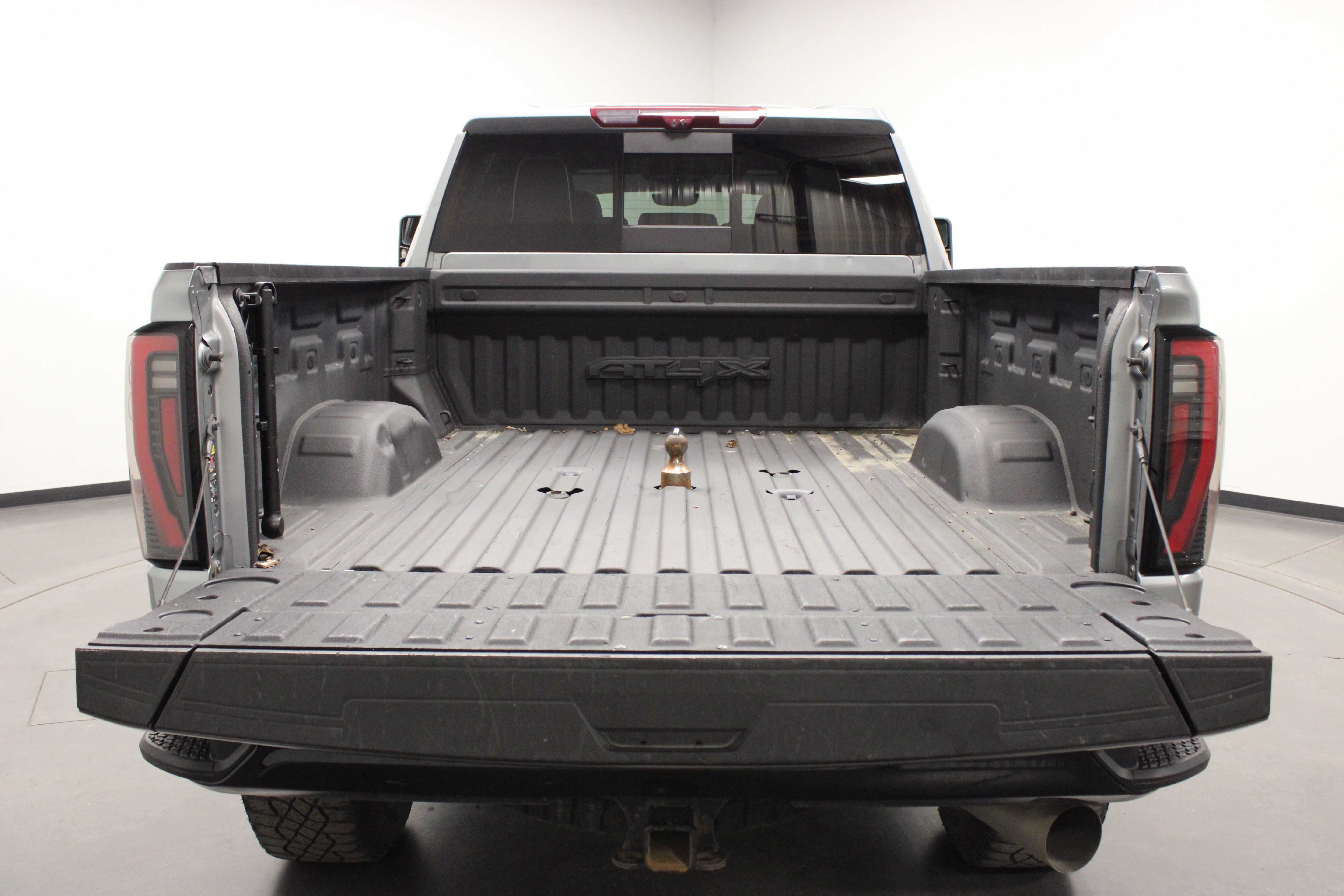 Used 2024 GMC Sierra 2500 AT4X AWD/4WD image 15